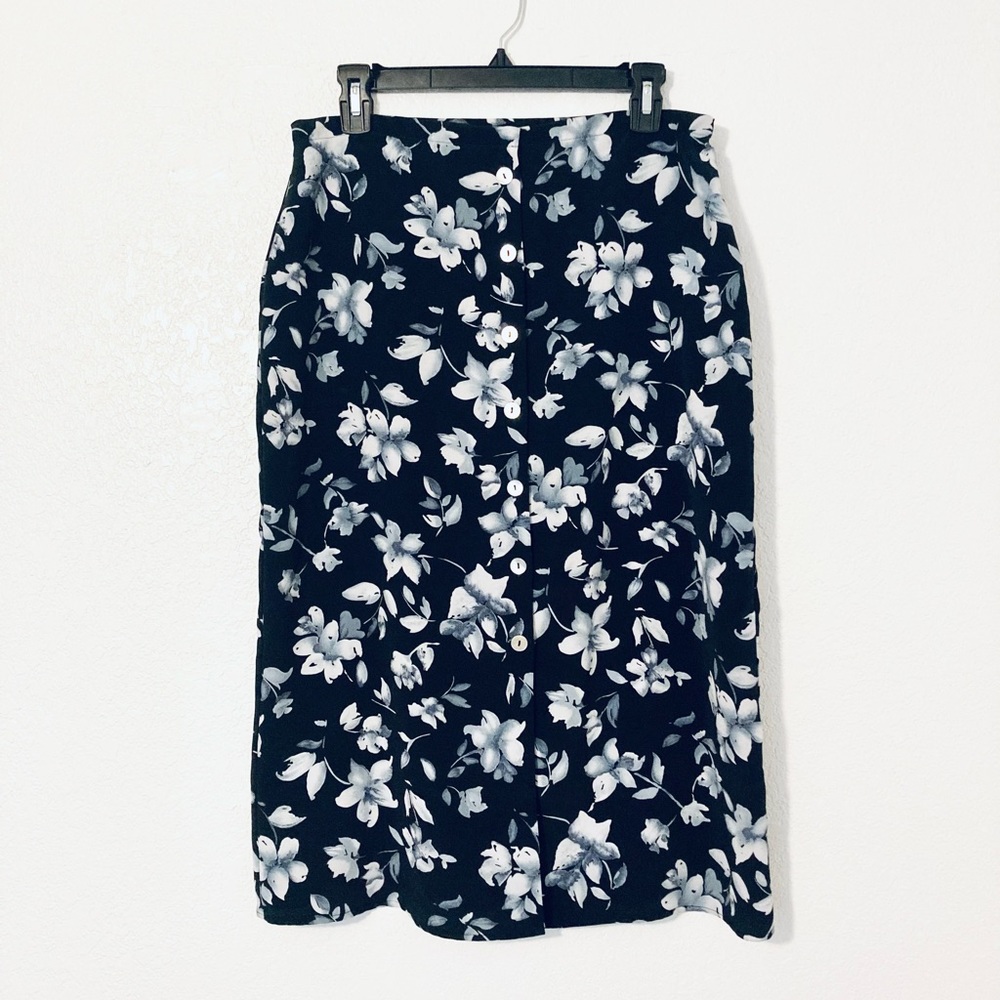 N.O.E. Buttoned Pencil Skirt (Blue Floral)